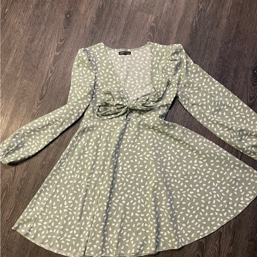 Green summer dress. Size M